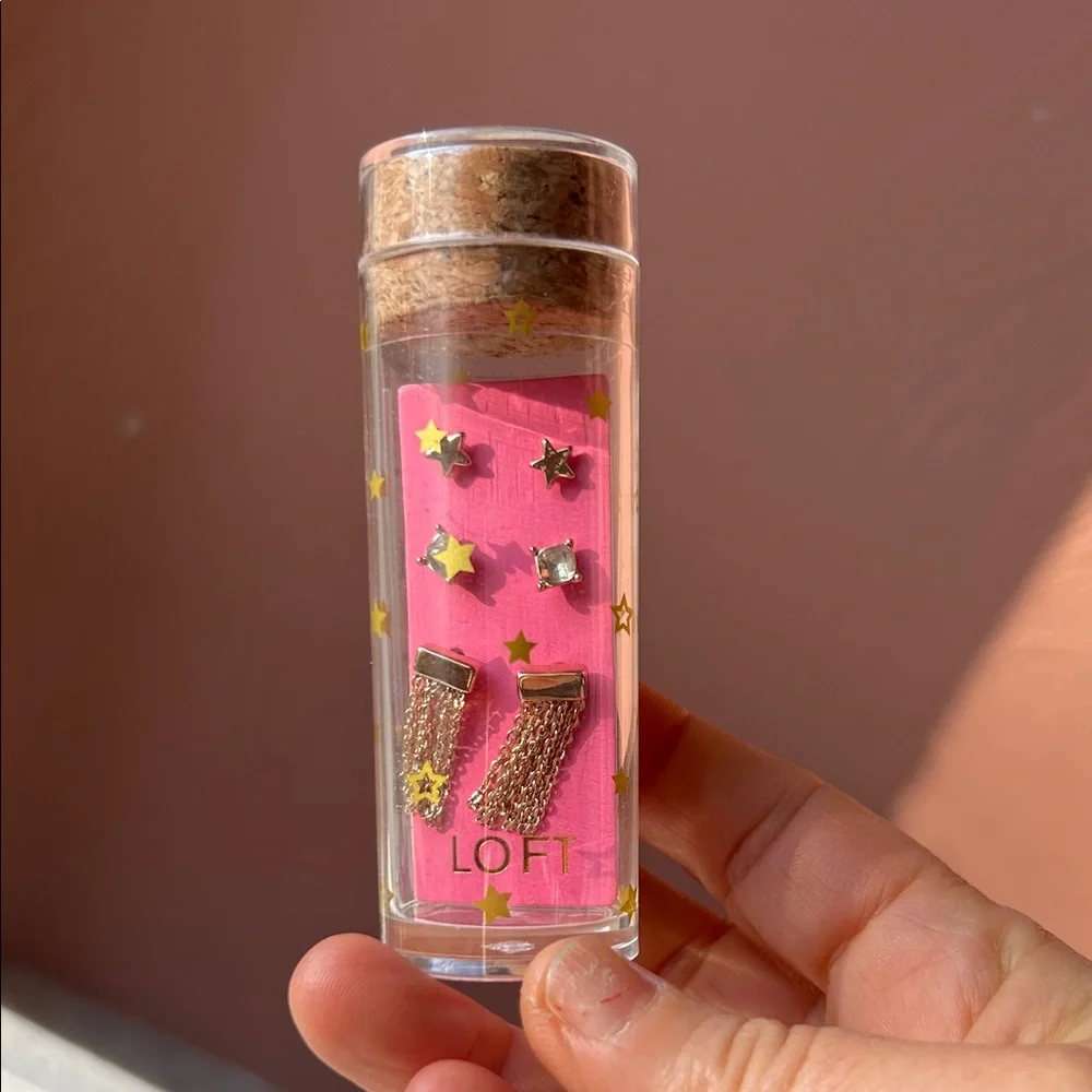 LOFT NWT Gold Star Earrings Set with Pink Card‎ in Giftable Tube